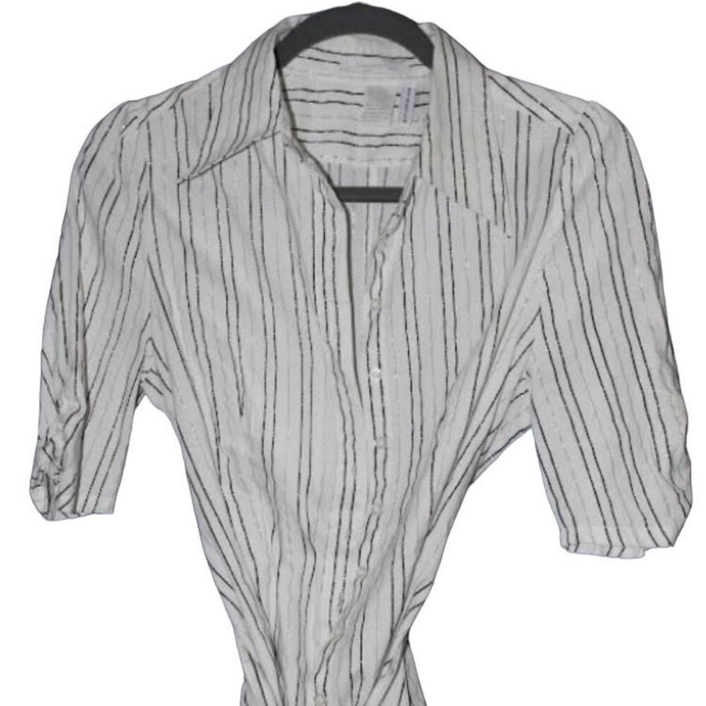 ✨3 for $12✨ Charlotte Russe White, Silver, and Black Button-Down